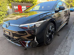 VW ID.7 TOURER GTX 340 PS 4MOTION *** VOLLAUSSTATTUG IN GRENADILSCHWARZ ***