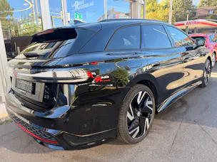 VW ID.7 TOURER GTX 340 PS 4MOTION *** VOLLAUSSTATTUG IN GRENADILSCHWARZ ***