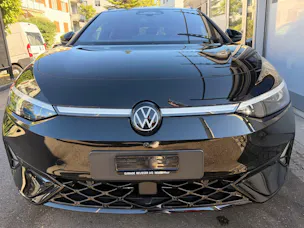 VW ID.7 TOURER GTX 340 PS 4MOTION *** VOLLAUSSTATTUG IN GRENADILSCHWARZ ***