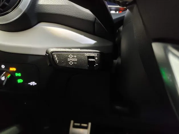 AUDI Q2 35 TFSI S line S-tronic