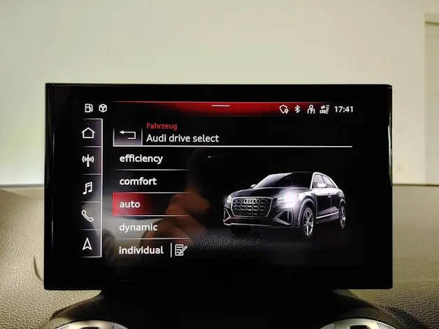 AUDI Q2 35 TFSI S line S-tronic