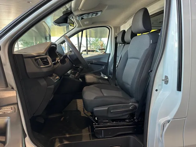RENAULT Trafic 2.0 Blue dCi 130 Advance L1H1 EN