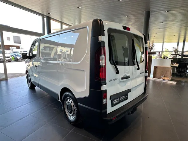 RENAULT Trafic 2.0 Blue dCi 130 Advance L1H1 EN