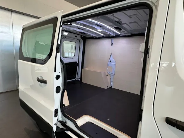 RENAULT Trafic 2.0 Blue dCi 130 Advance L1H1 EN
