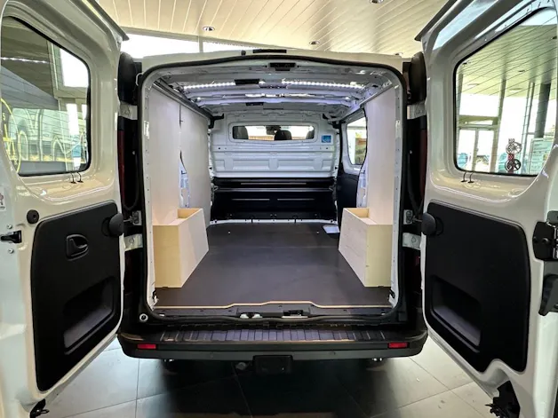RENAULT Trafic 2.0 Blue dCi 130 Advance L1H1 EN