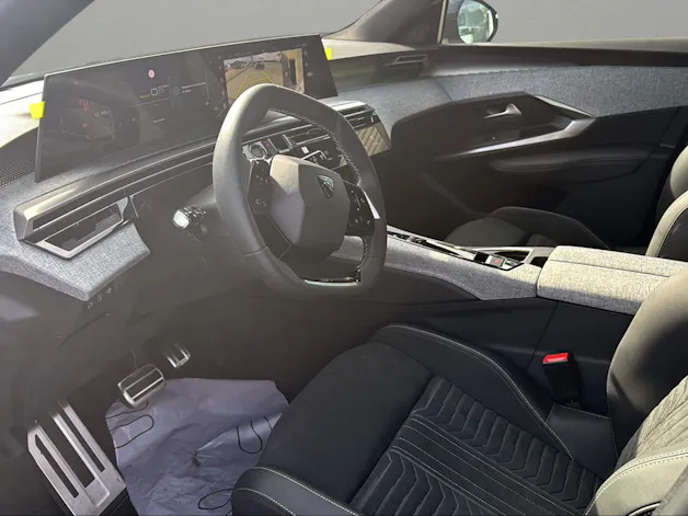 PEUGEOT 5008 195 Plug-in Hybrid e-DCS7 GT Exclusive