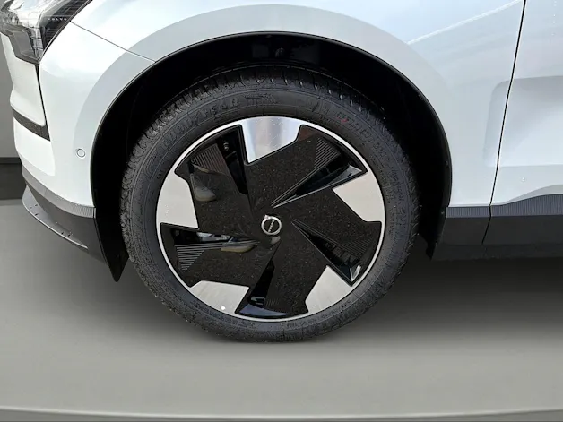 VOLVO EX30 P5 69 kWh Long Range Ultra