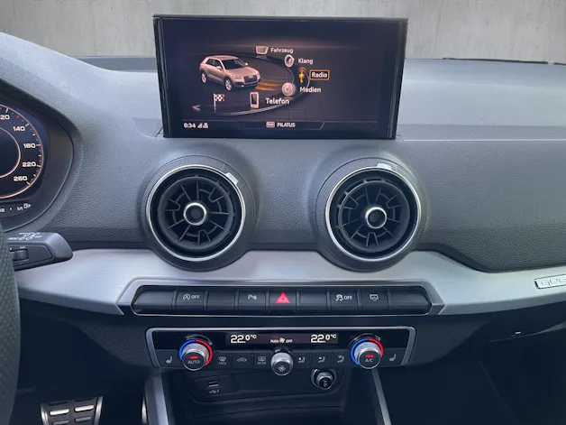 AUDI Q2 40 TFSI Sport Attraction quattro S-tronic
