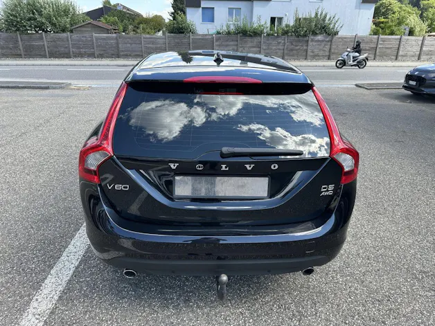 VOLVO V60 2.4 D5 Summum AWD