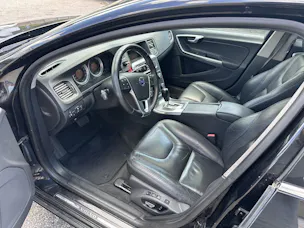 VOLVO V60 2.4 D5 Summum AWD