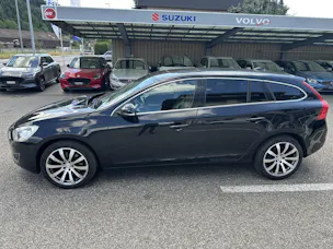 VOLVO V60 2.4 D5 Summum AWD