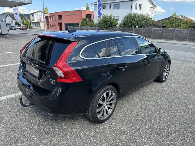 VOLVO V60 2.4 D5 Summum AWD
