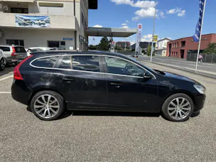 VOLVO V60 2.4 D5 Summum AWD