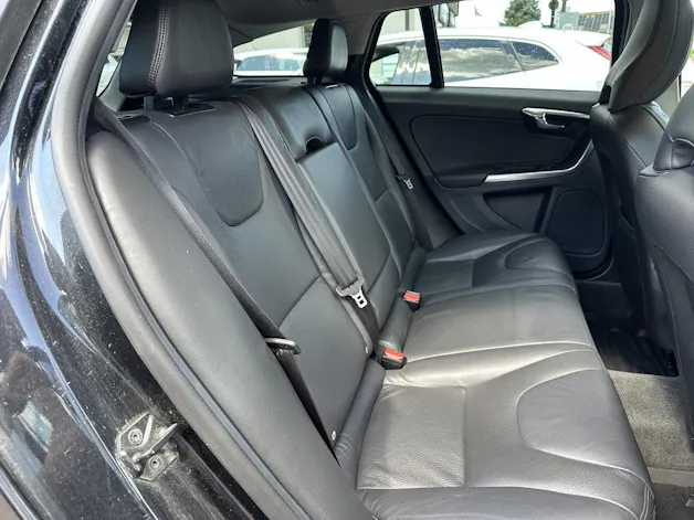 VOLVO V60 2.4 D5 Summum AWD
