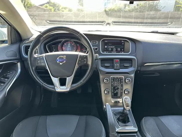 VOLVO V40 1.6 D2 Momentum Heico S/S