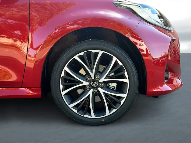Toyota Yaris 1.5 VVT-i HSD Trend