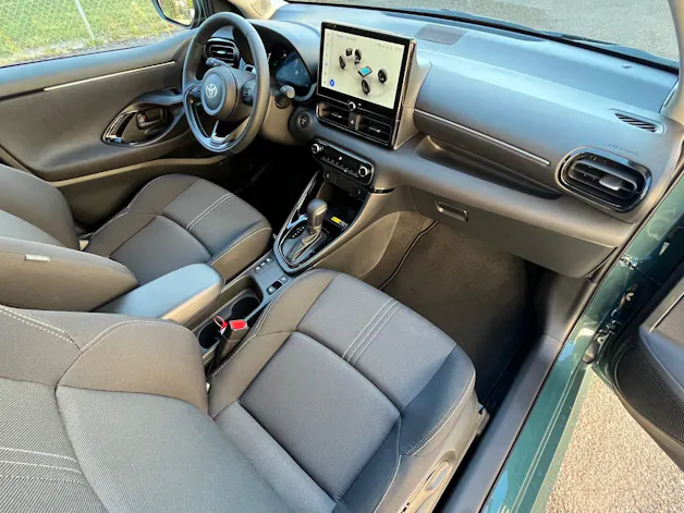 Toyota Yaris 1.5 VVT-i HSD Trend