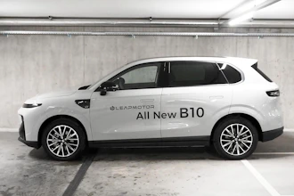 https://vehicle.imgix.net/4474582/c6ebd4a3-1091-488c-b7c3-6d4f84fd7289.jpg