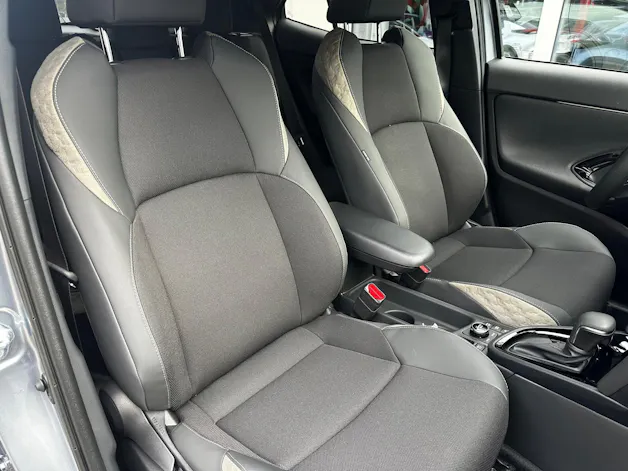 Toyota Yaris Cross 1.5 VVT-i HSD Premium AWD-i