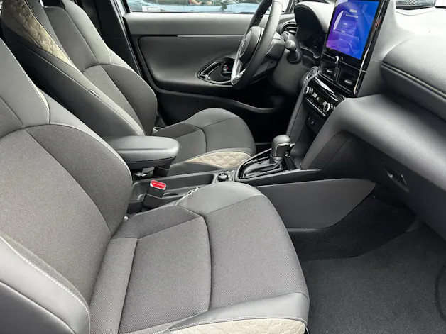 Toyota Yaris Cross 1.5 VVT-i HSD Premium AWD-i
