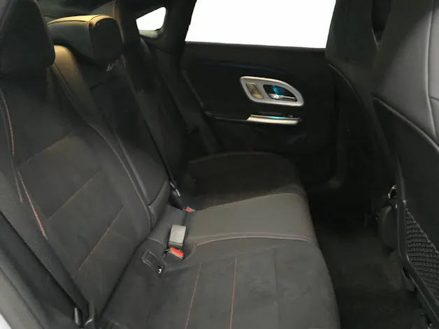 MERCEDES-BENZ CLA 220 AMG Line 4Matic