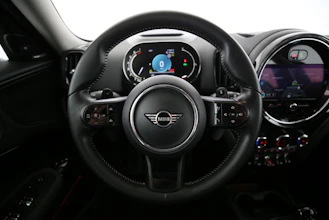 https://vehicle.imgix.net/4474713/bbe53702-4098-4236-b9c6-f3ae1c798442.jpg