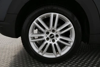 https://vehicle.imgix.net/4474713/ff9fc604-60ed-4a51-83cd-aa69c6fbce0f.jpg
