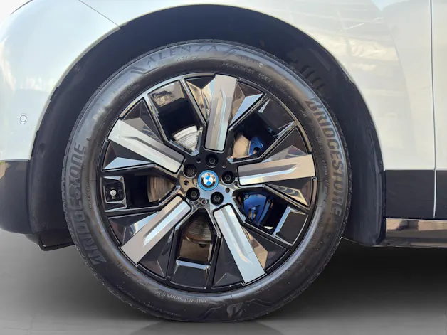BMW iX xDrive40