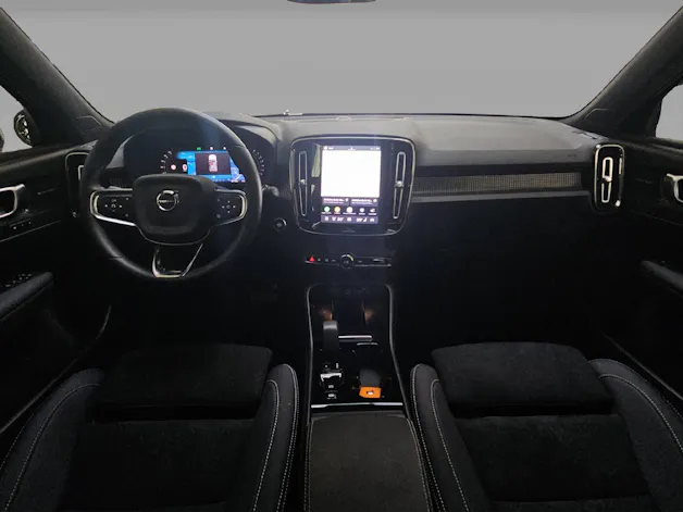 VOLVO XC40 2.0 B3 MH Plus Dark