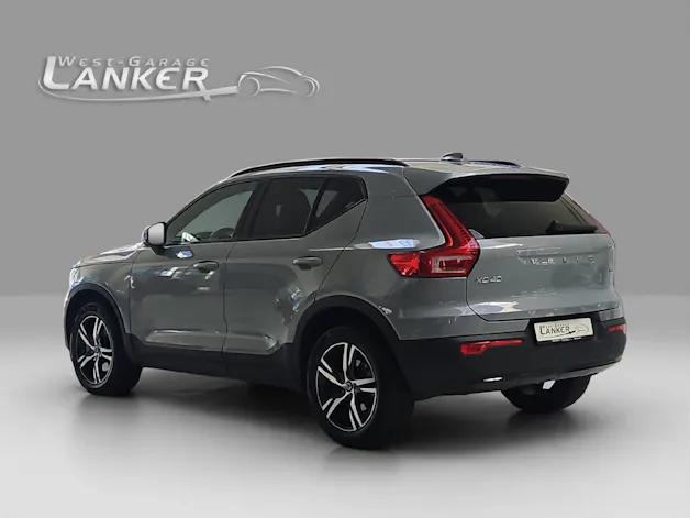 VOLVO XC40 2.0 B3 MH Plus Dark