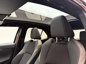 https://vehicle.imgix.net/4474789/da8897c1-9ae0-48e9-9542-6a6e07fb078d.jpg