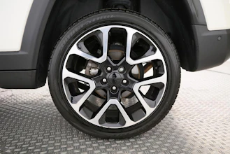 https://vehicle.imgix.net/4474790/42b32817-51ed-4cde-89f5-ee301fe15673.jpg