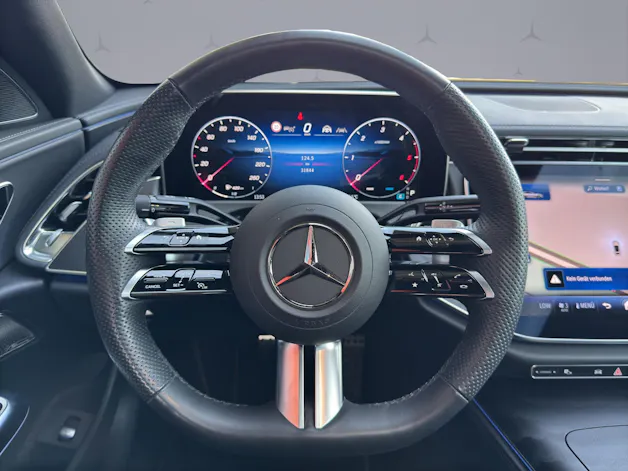MERCEDES-BENZ E 220 d AMG Line 4matic