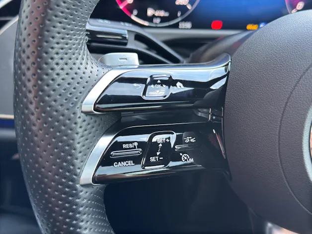 MERCEDES-BENZ E 220 d AMG Line 4matic