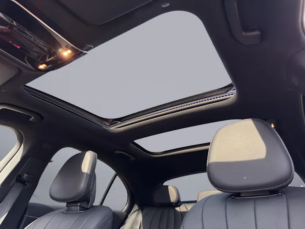 MERCEDES-BENZ E 220 d AMG Line 4matic