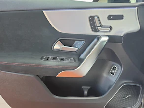 https://vehicle.imgix.net/4474903/ba36849c-706e-43ee-9725-ee7fda478bc5.jpg