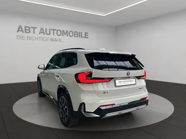BMW X1 U11 30e xDrive paddles