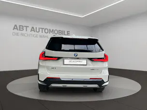 BMW X1 U11 30e xDrive paddles