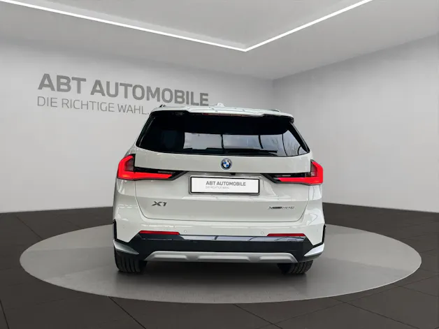 BMW X1 U11 30e xDrive paddles