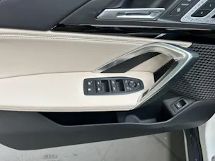 BMW X1 U11 30e xDrive paddles