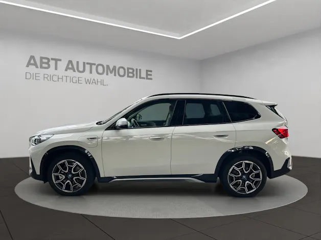BMW X1 U11 30e xDrive paddles