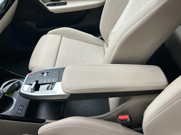 BMW X1 U11 30e xDrive paddles