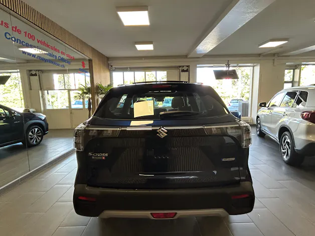 Suzuki S-Cross 1.4 T Piz Sulai Top Hybrid 4x4 4 ROUES HIVER OFFERT