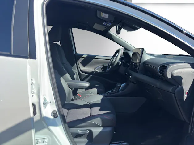 Toyota Yaris 1.5 VVT-i HSD GR Sport