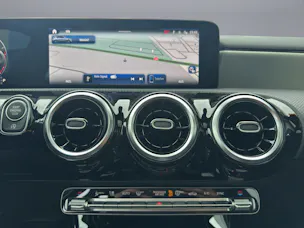 MERCEDES-BENZ A 220 AMG Line 4Matic
