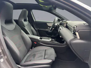 MERCEDES-BENZ A 220 AMG Line 4Matic