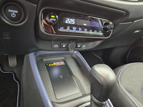 https://vehicle.imgix.net/4475070/80aaa127-919f-41b7-96a7-7753fbcd6bb5.jpg
