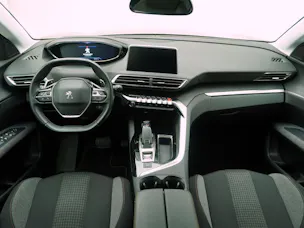 PEUGEOT 5008 1.5 BlueHDi Business Line