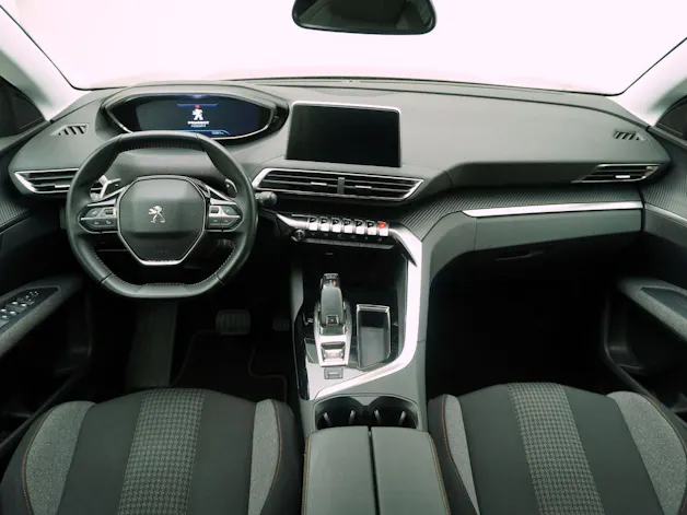 PEUGEOT 5008 1.5 BlueHDi Business Line