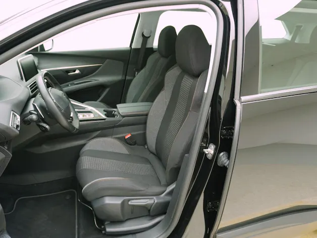 PEUGEOT 5008 1.5 BlueHDi Business Line